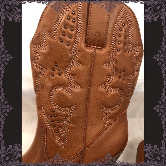 BRAND NEW WOO HOO BOOTS!! - Picture 2 of 8